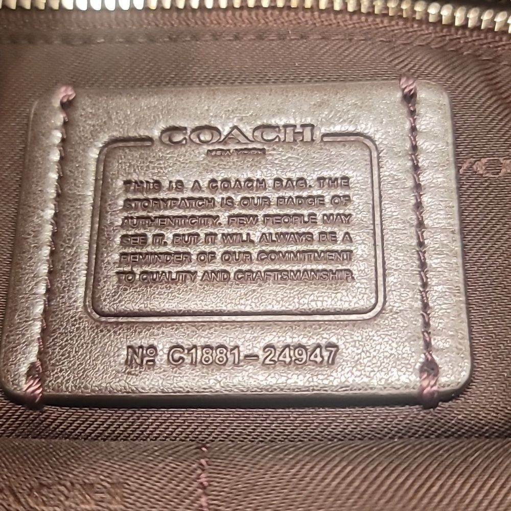0601. EUC ~ Coach Clarkson Hobo #24947 ~ In the most luscious "Jasmine" lilac! - Picture 4 of 10